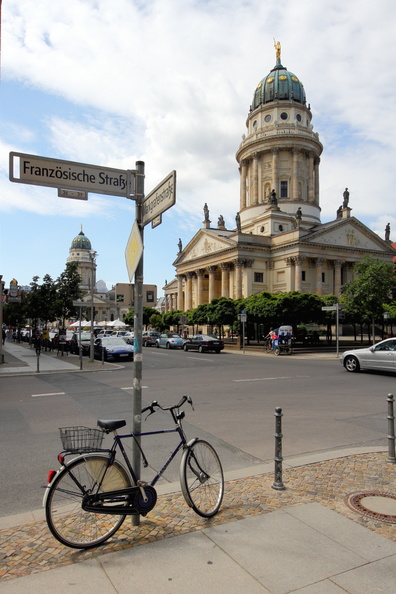 Vue du Französischer Dom depuis la Französische Strasse! franzosischer_dom.jpg