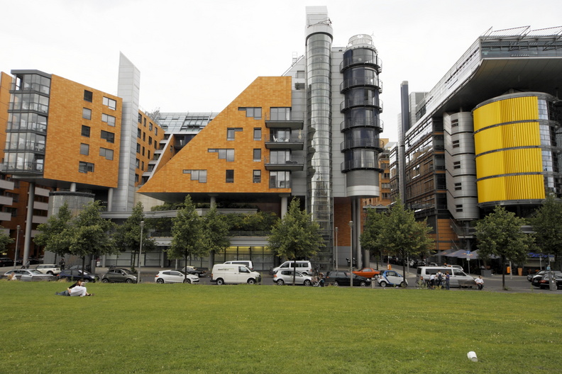 Bâtiment commercial pour bureaux. linkstrasse_3.jpg