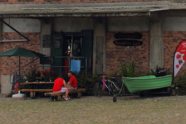Etape pour les pagaieurs et location de bateaux. (Agrandissement de la photo précédente). loitz_kanustation_2.jpg