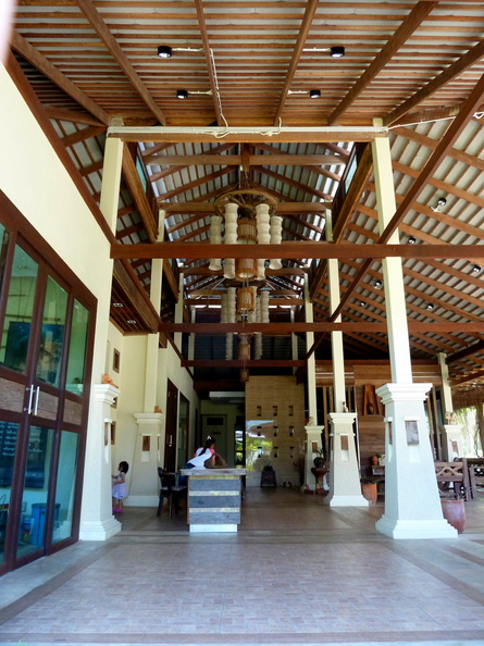 La réception du Salak Phet resort, à Koh Chang. Une partie plus tranquille de l'île. batiment_koh_chang.jpg