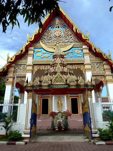 Wat Mongkol Nimit, temple bouddhiste à Phuket Town. temple_phuket_town.jpg